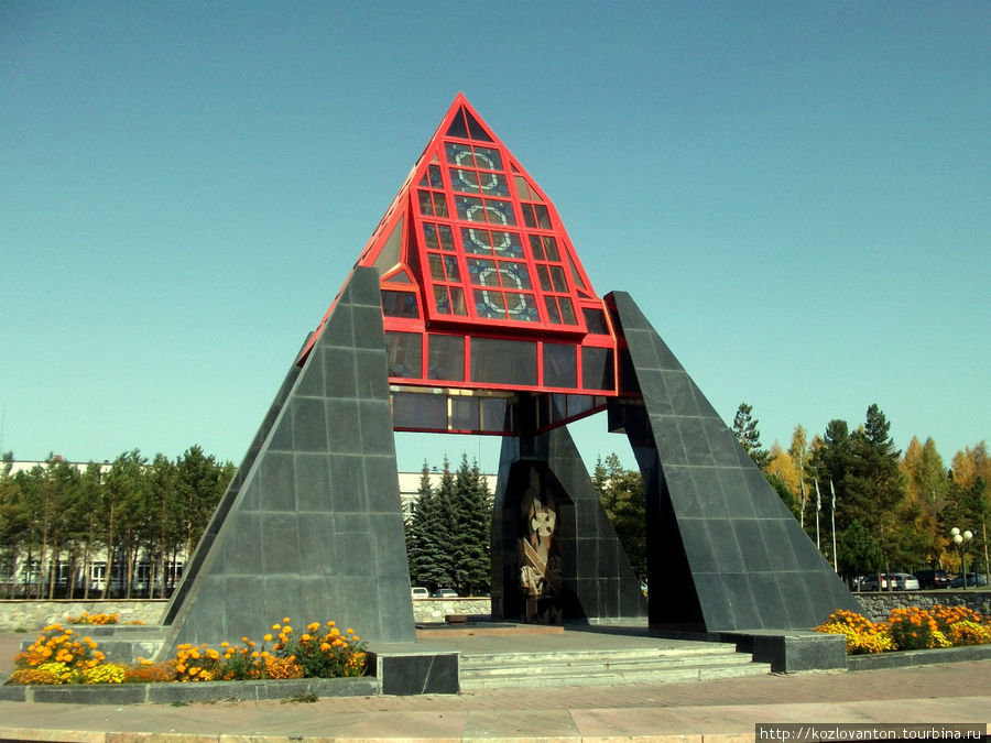 Монумент шахтерской славы. Бачатский, Россия