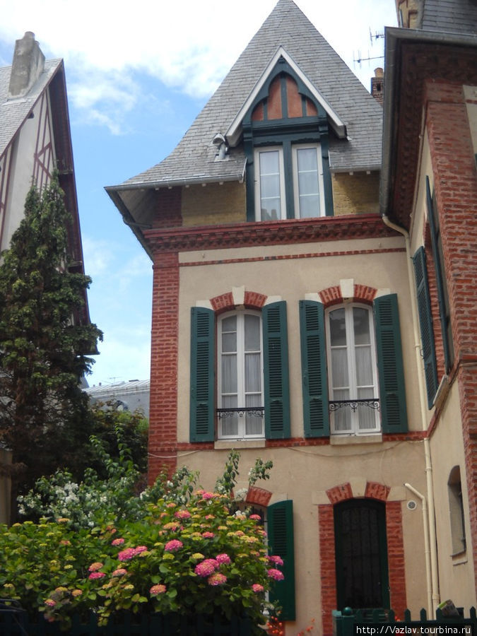 Распахнутые окна Трувиль-сюр-Мер, Франция