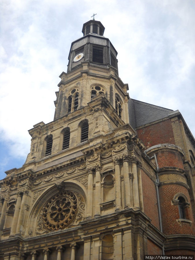 Фасад церкви Трувиль-сюр-Мер, Франция