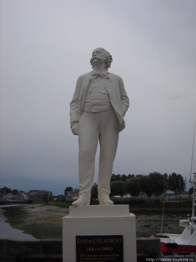 Памятник Флоберу / La statue de Flaubert