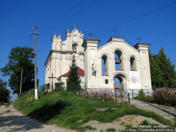 Костел Св. Троицы и колокольня с входными воротами. Ивано-Франково, Украина