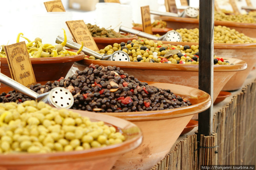 Оливки — во всем многообразии. Маон, остров Менорка, Испания