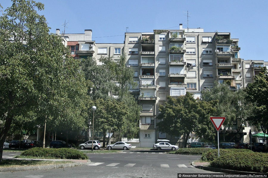Социалистическое наследие предтавлено все теми же унылыми многоэтажными коробками. Загреб, Хорватия