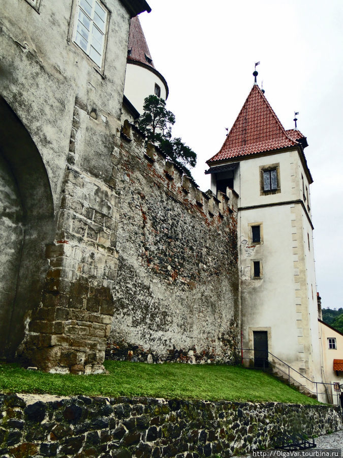 У стен замка Кршивоклат, Чехия