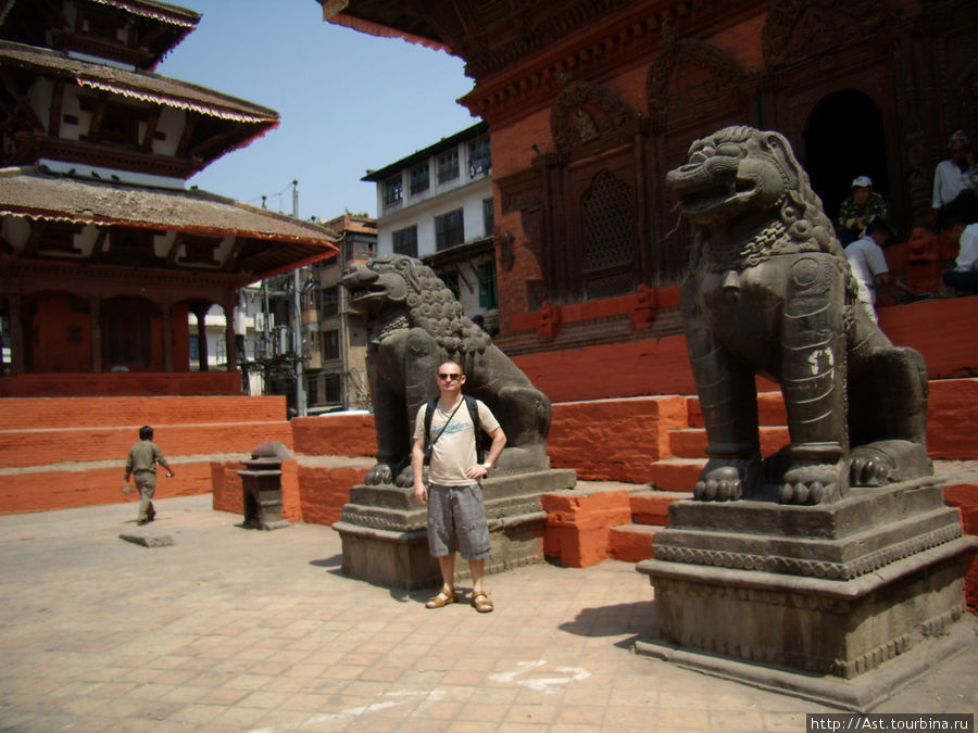 Небесные львы Будды. Катманду, Непал