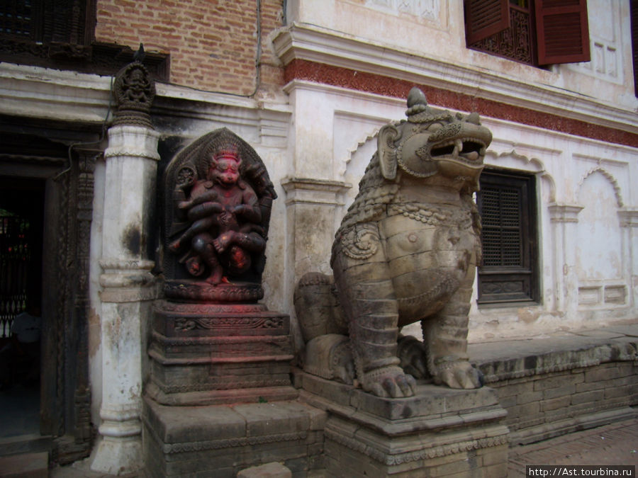 Первые впечатления от ярких красок Катманду. Катманду, Непал