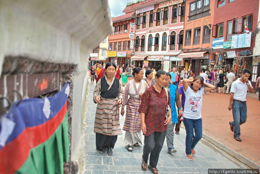 Люди вокруг Боуды Катманду, Непал