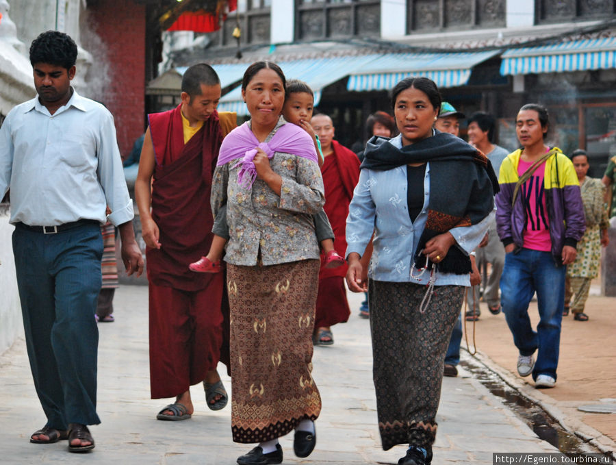 Люди вокруг Боуды Катманду, Непал