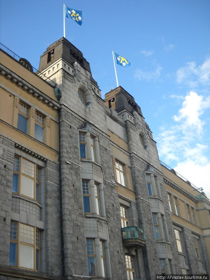Флаги на башнях Турку, Финляндия