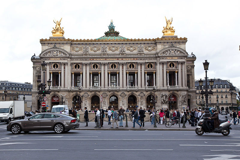 Крупнейший французский театр оперы и балета в Париже. Официальное название «Опера Гарнье» или «Дворец Гарнье» (Palais Garnier), прежние названия «Национальная академия музыки и танца», «Парижская опера». Париж, Франция