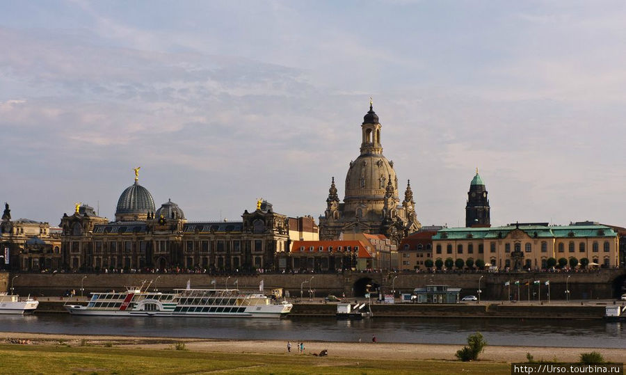 Сумрачный тевтонский гений не такой уж и сумрачный... Дрезден, Германия