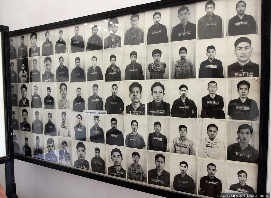 Кхмеры документировали всех заключенных. В 1979 году фотографии и досье сепарировались, так что на сегодняшний день трудно установить имена людей на фотографиях Пномпень, Камбоджа