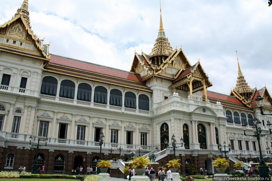 Королевский дворец у Изумрудного Будды Бангкок, Таиланд