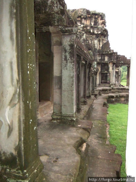 Ангкор Ват и его туристы