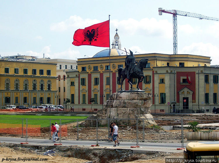 Памятник Скандербегу Тирана, Албания