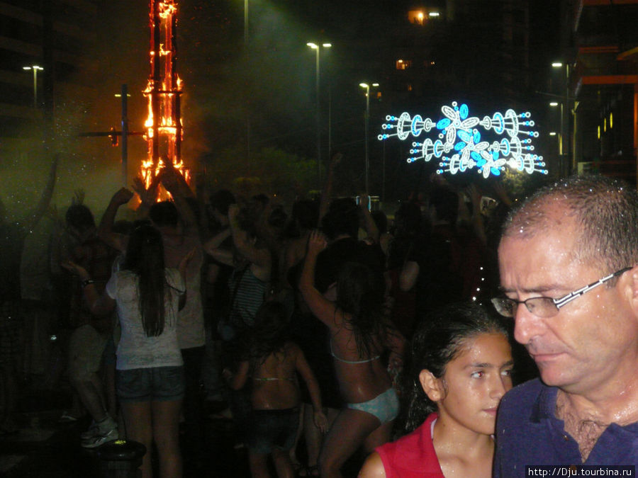 Ночь Сан Хуана в Аликанте 2011.(Hogueras De San Juan) Аликанте, Испания