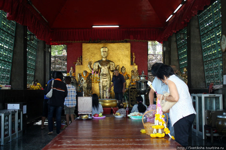 Внутри храма Лоп-Бури, Таиланд