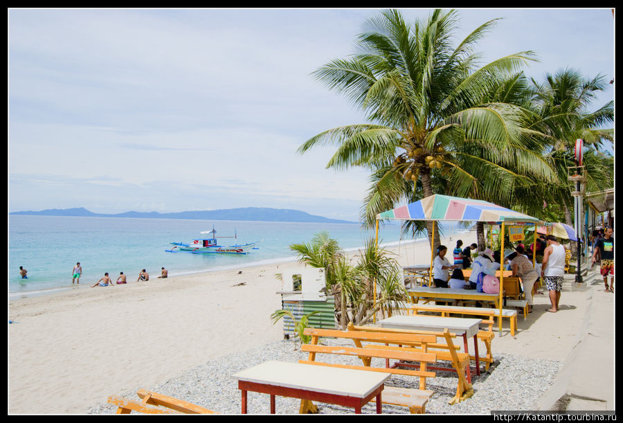 White Beach Пуэрто Галера Остров Миндоро, Филиппины