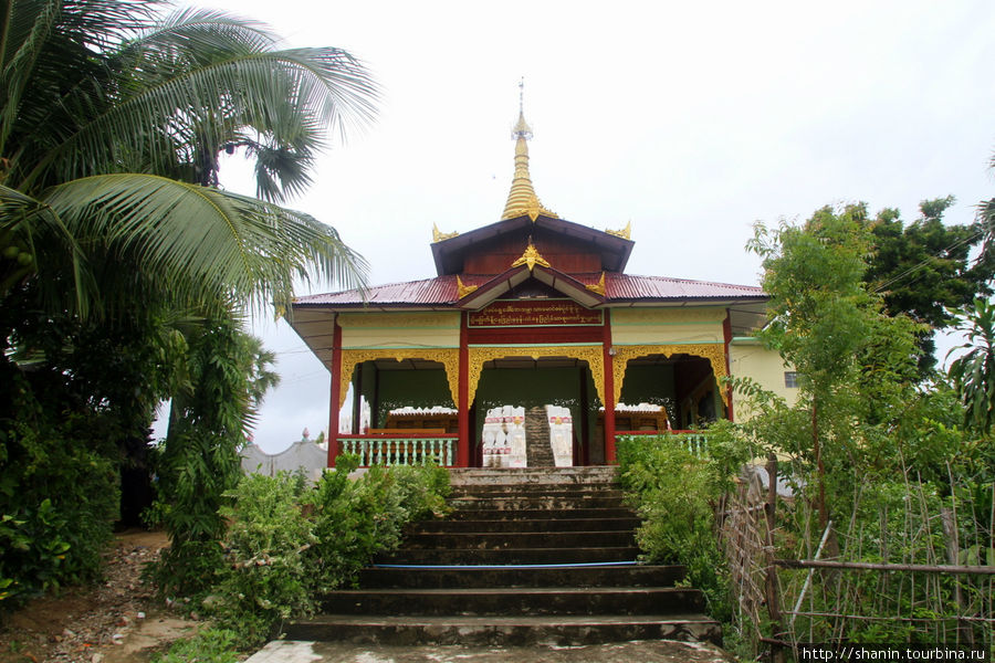 Пагода на отшибе Мингун, Мьянма