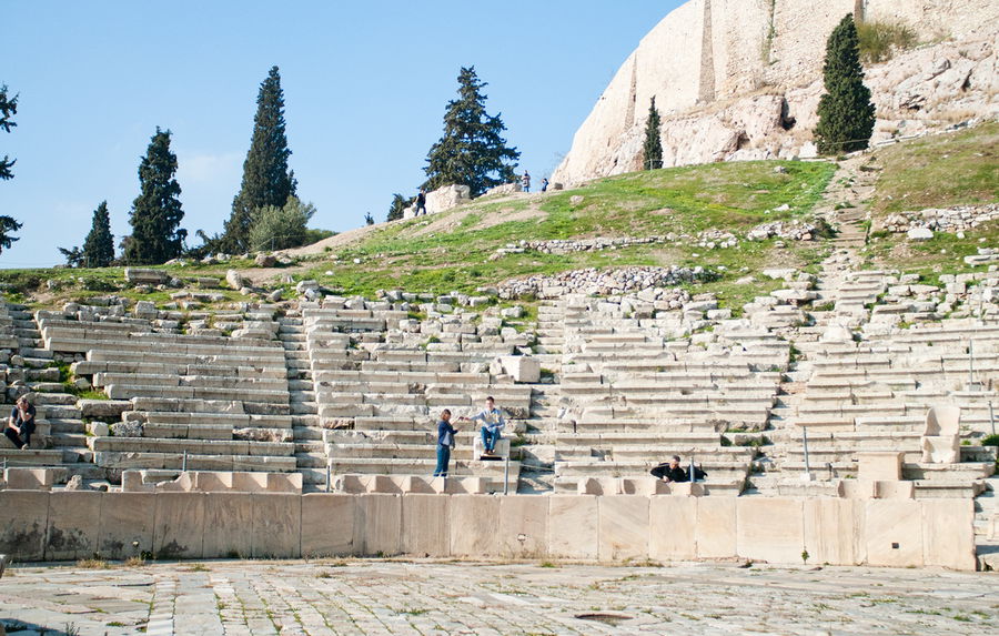 Я считаю, что подлинные древние руины выглядят бесконечно благороднее... Афины, Греция