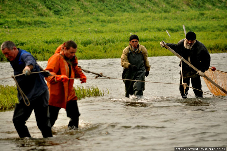 Лов рыбы на Саранном Никольское, Россия