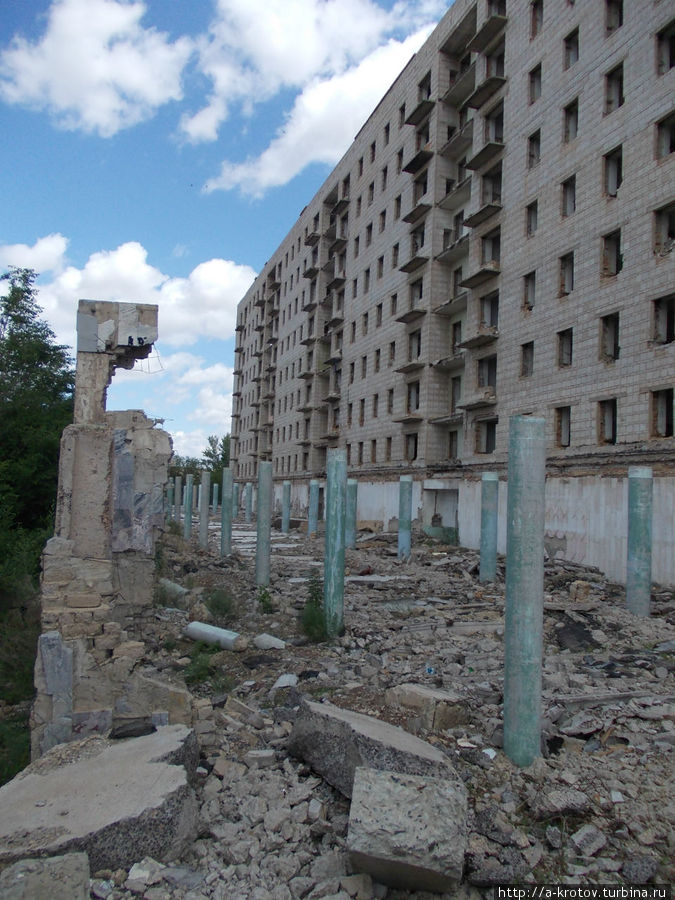 Аркалык (2-я часть): по руинам и улицам советского облцентра Аркалык, Казахстан