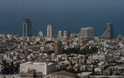 За зданиями набережная и пляж Тель-Авива — около 15км почти белого песка, красотень.