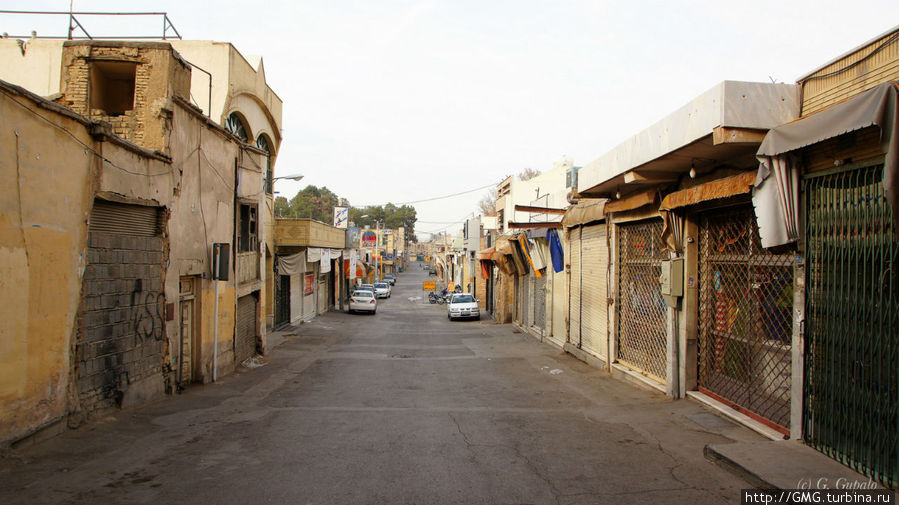 Улочка рядом с площадью. Таким был Исфахан сотни лет. Исфахан, Иран