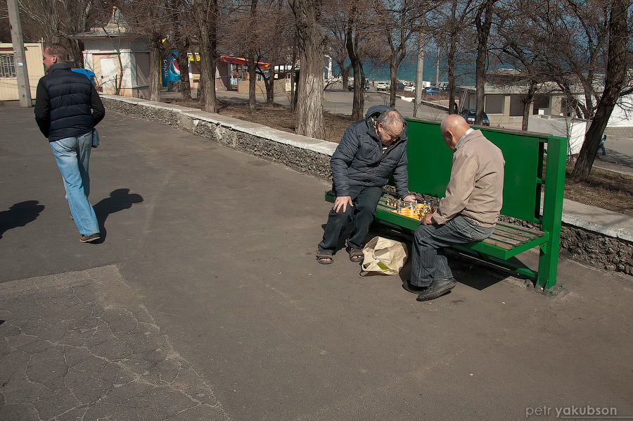 А этих шахматистов встретил на набережной Одесса, Украина