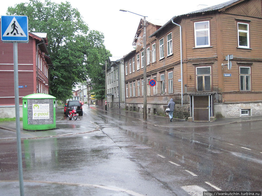Обратно в центр решил пройти не по миле, а через жилые районы Таллин, Эстония