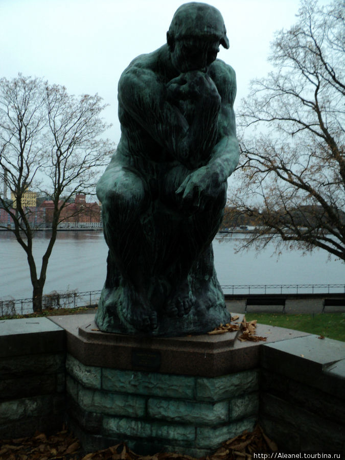 Скульптура Родена Мыслитель на территории музея Prins Eugens Waldemarsudde Стокгольм, Швеция