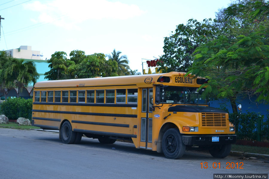 Школьный автобус Варадеро, Куба