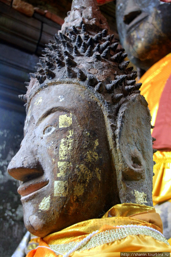 Храм, пещера и каменный слон Тямпасак, Лаос