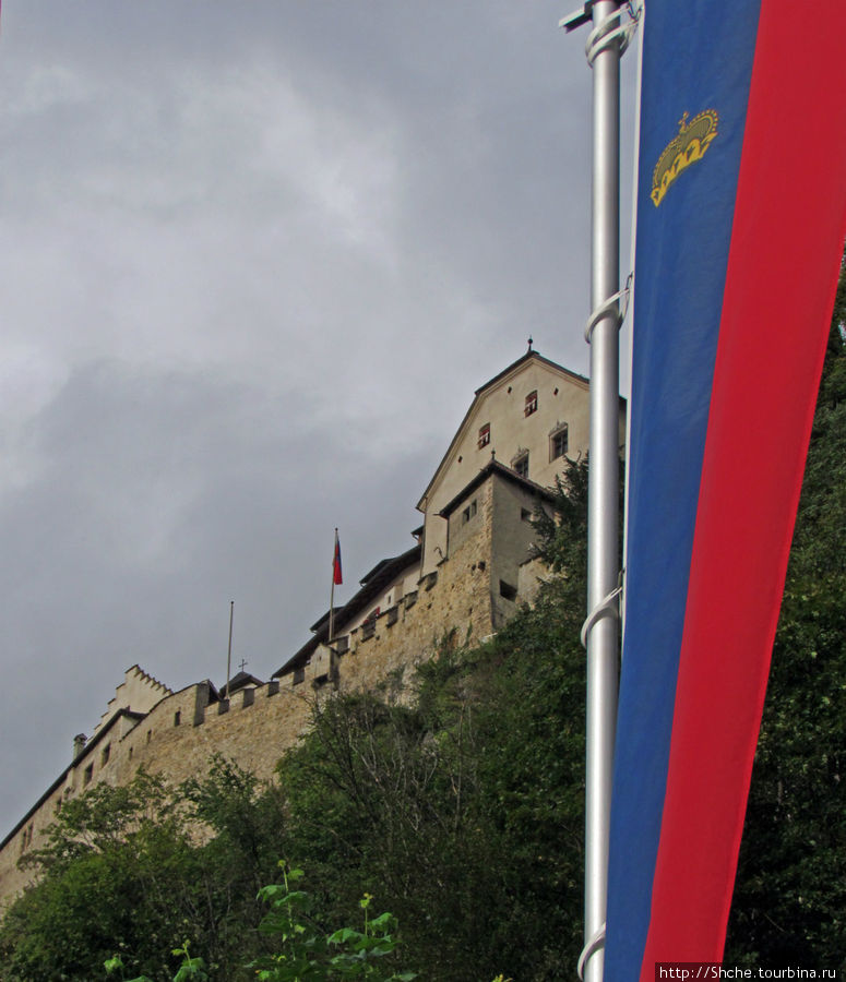 Замок Вадуц (Schloss Vaduz) и окрестности Лихтенштейна Вадуц, Лихтенштейн