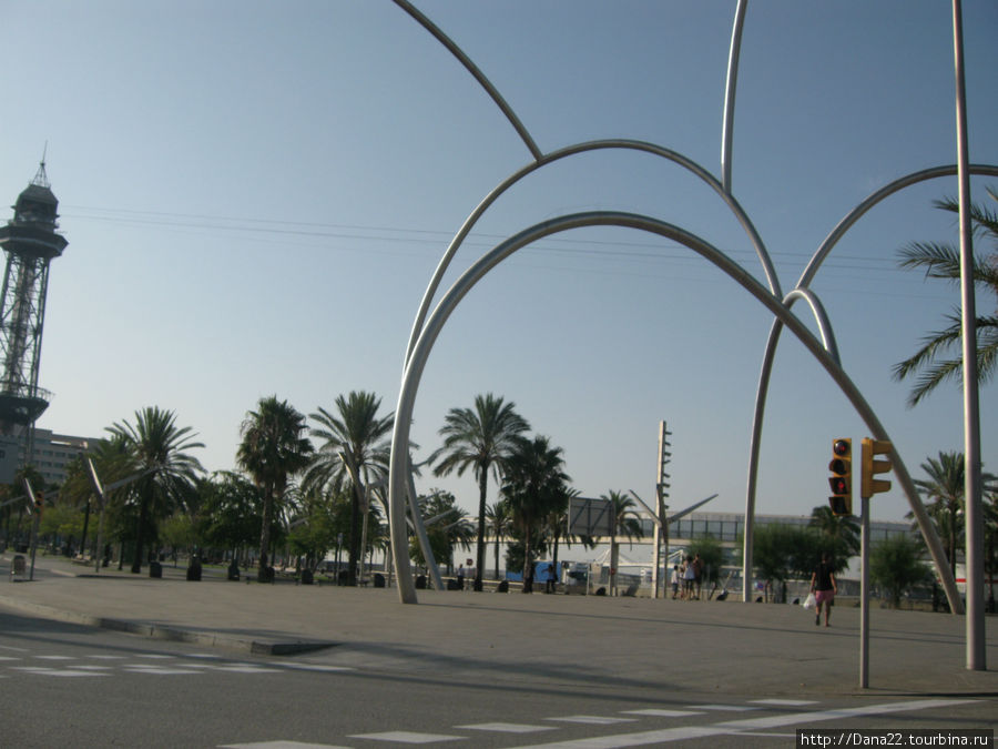 Олимпийские кольца. Действительно, напоминают волны :) Барселона, Испания