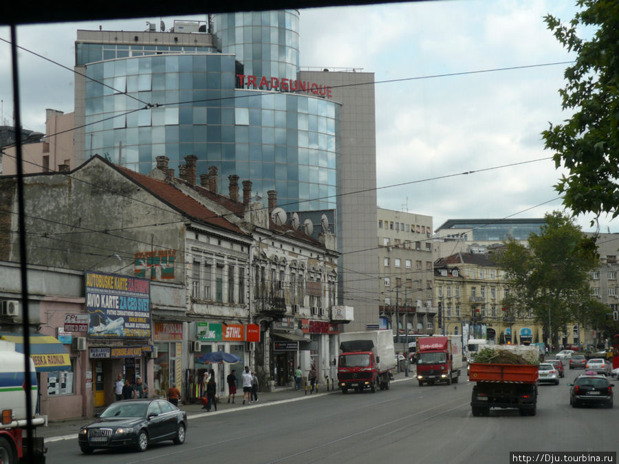 Сочетание нового и старого в архитектуре Белград, Сербия