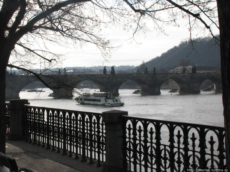 Карлов мост с правого берега Прага, Чехия