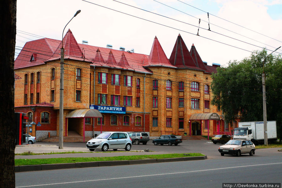 Здание с волшебными крышами Великий Новгород, Россия