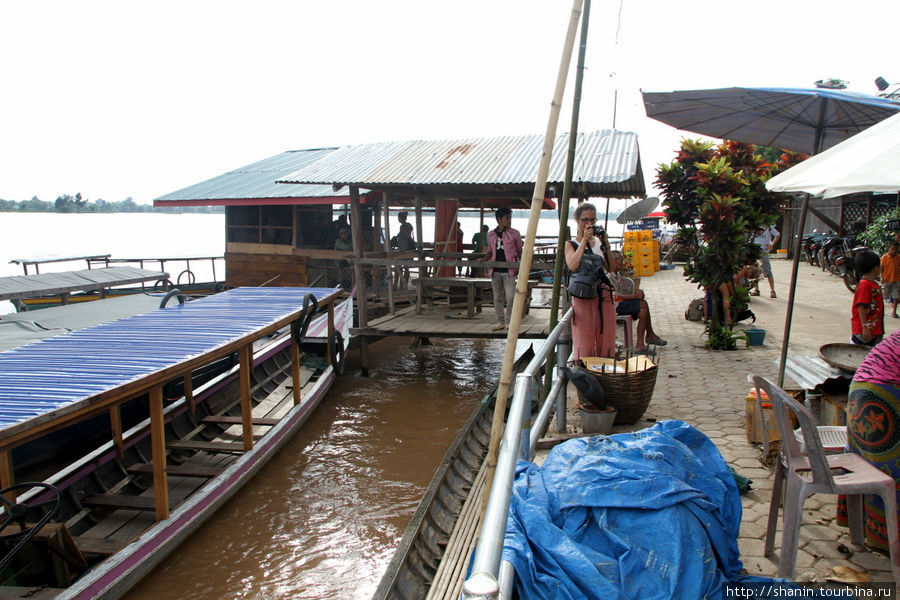 Пристань в Накасонге Провинция Тямпасак, Лаос