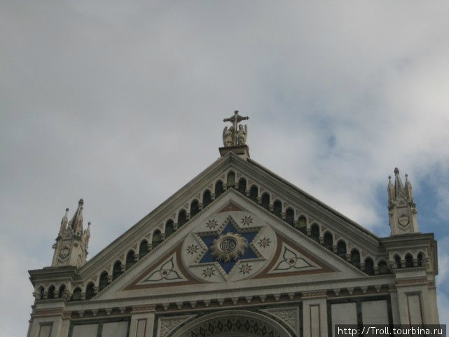 Вершина собора, с соответствующими его статусу вещами Флоренция, Италия