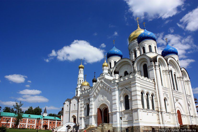 Свято угрешский монастырь. Свято-Никольский Угрешский монастырь. Николо-Угрешский монастырь г.Дзержинский. Монастырь в Дзержинске Николо Угрешский.