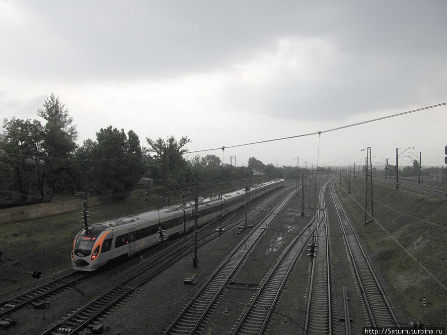 Новый поезд Hundai отправился на Киев Харьков, Украина