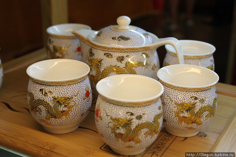 Чайная посуда с драконами Китай