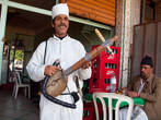 Уличный музыкант в Таруданте
