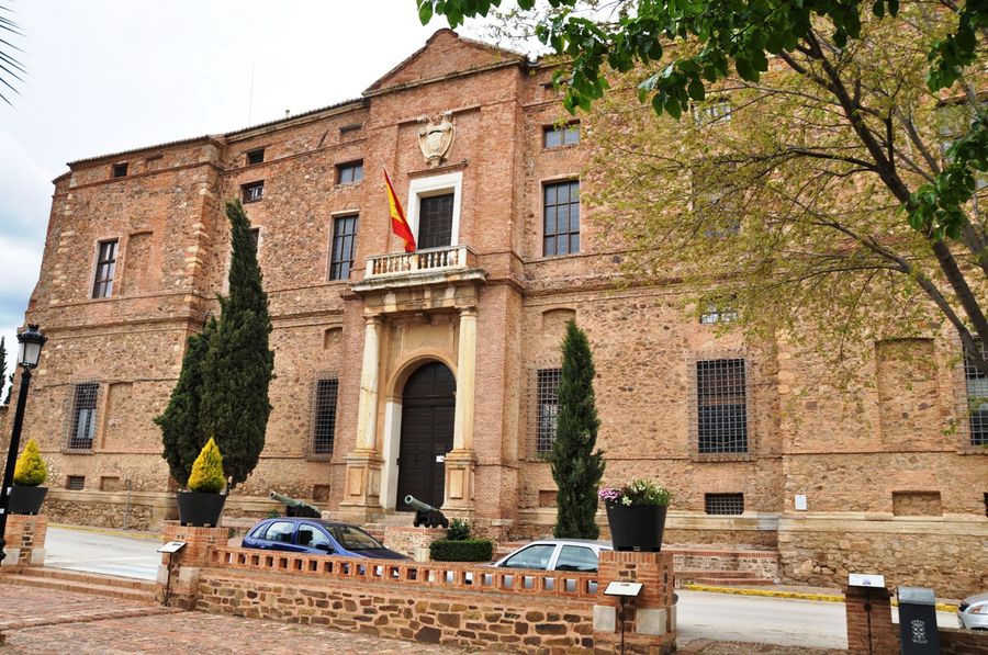 Дворец маркиза Санта-Крус Висо-дель-Маркес, Испания