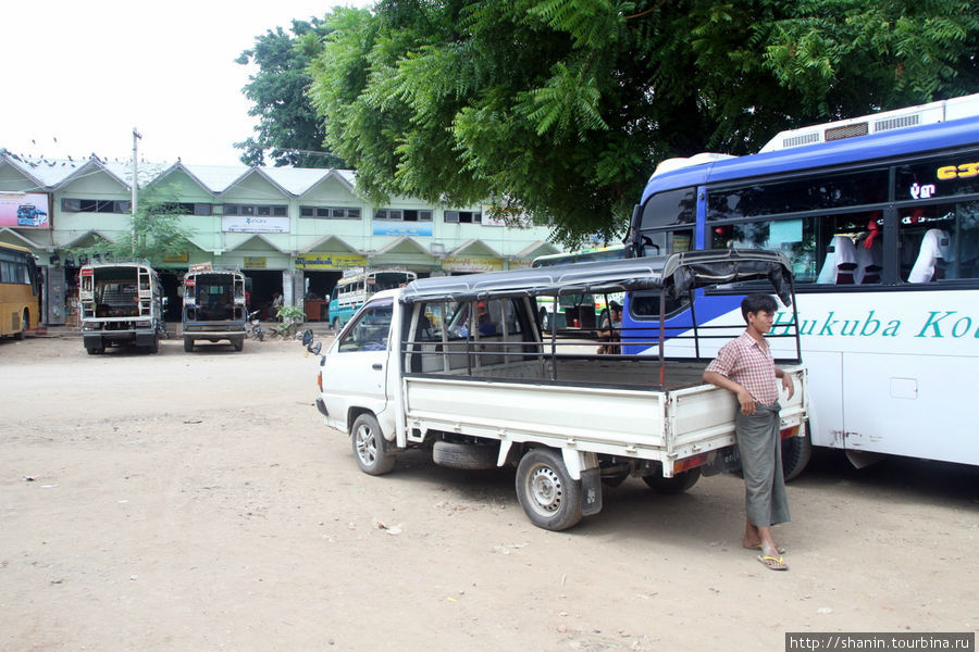 Автовокзал - рынок Монива, Мьянма