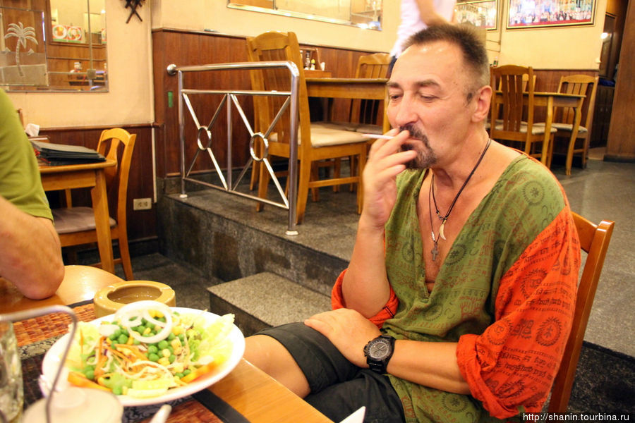 В местных ресторанах можно курить Паттайя, Таиланд