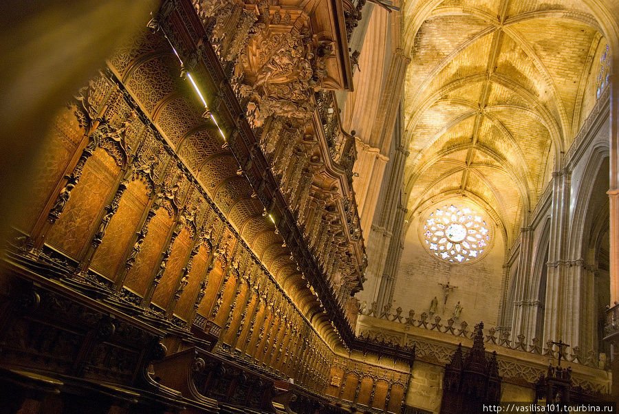 Внутри Севильского кафедрального собора Севилья, Испания