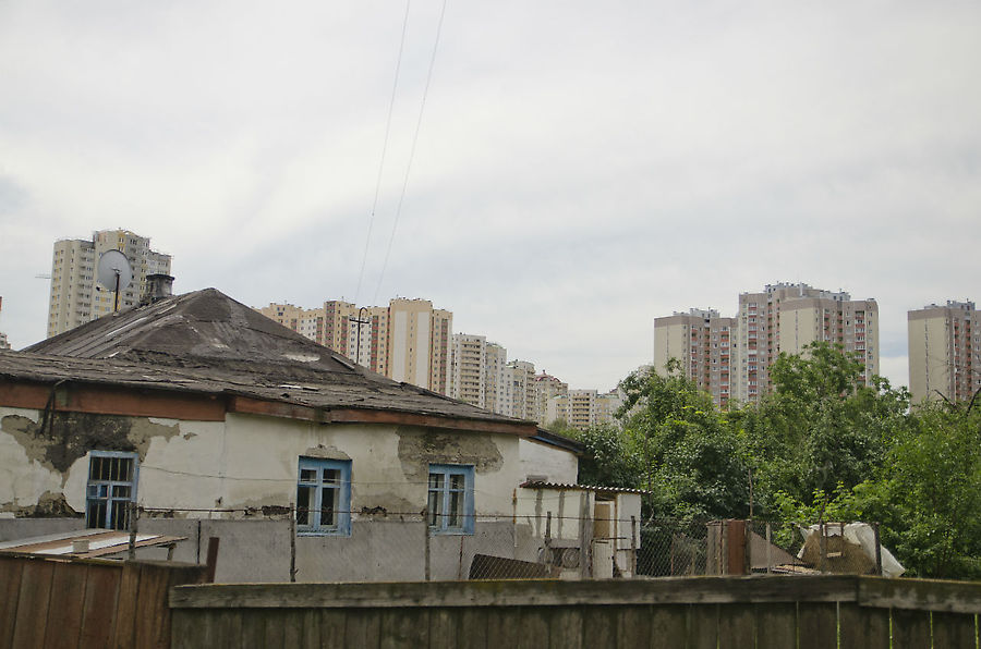 Киев, окрестности: Позняки и Блошка Киев, Украина