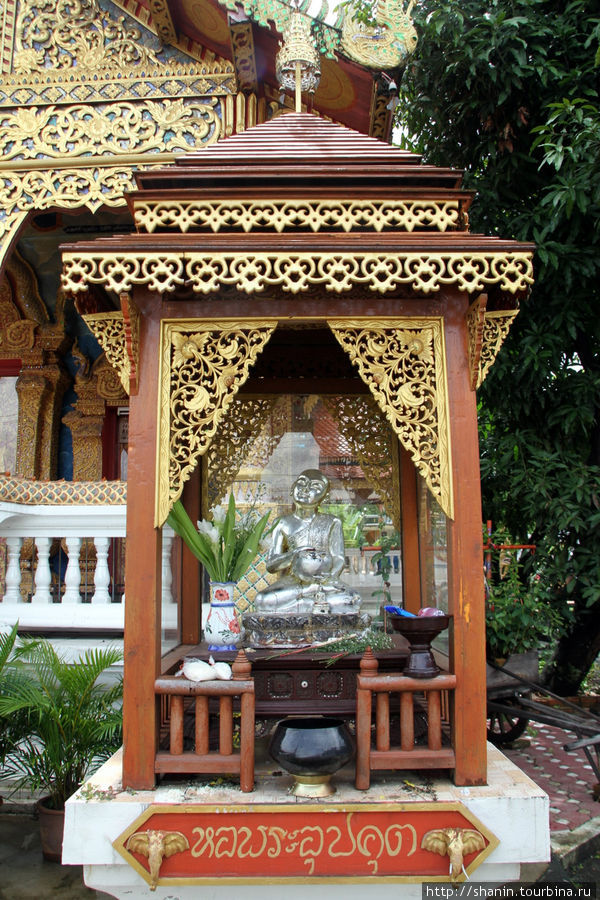 Монастырь на месте кормления слонов - Ват Ламчанг Чиангмай, Таиланд